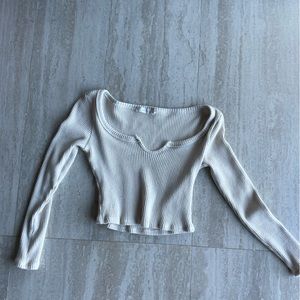 creme long sleeve crop top